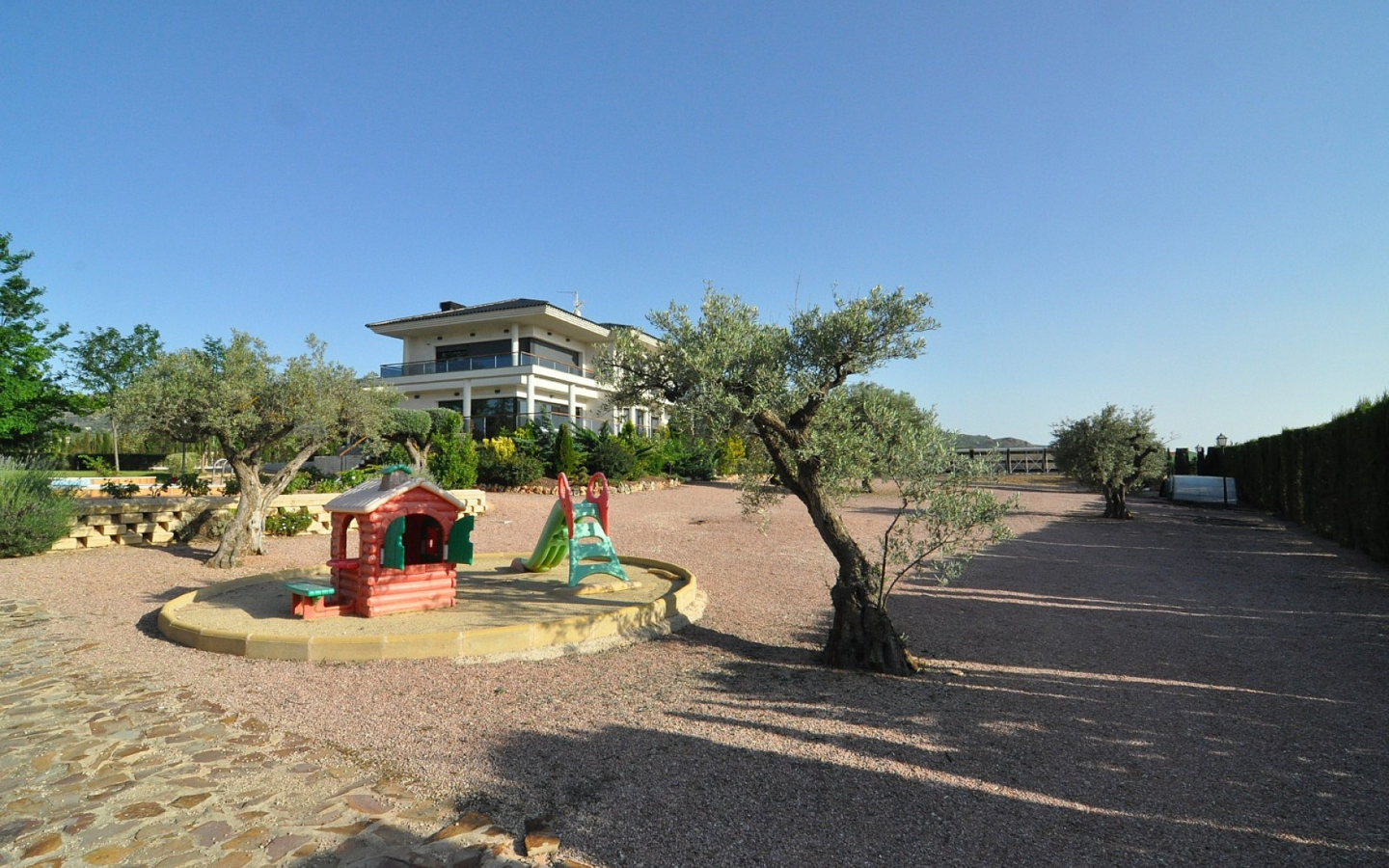 4-bedroom Detached Villa In Villena, Spain (500 M²)