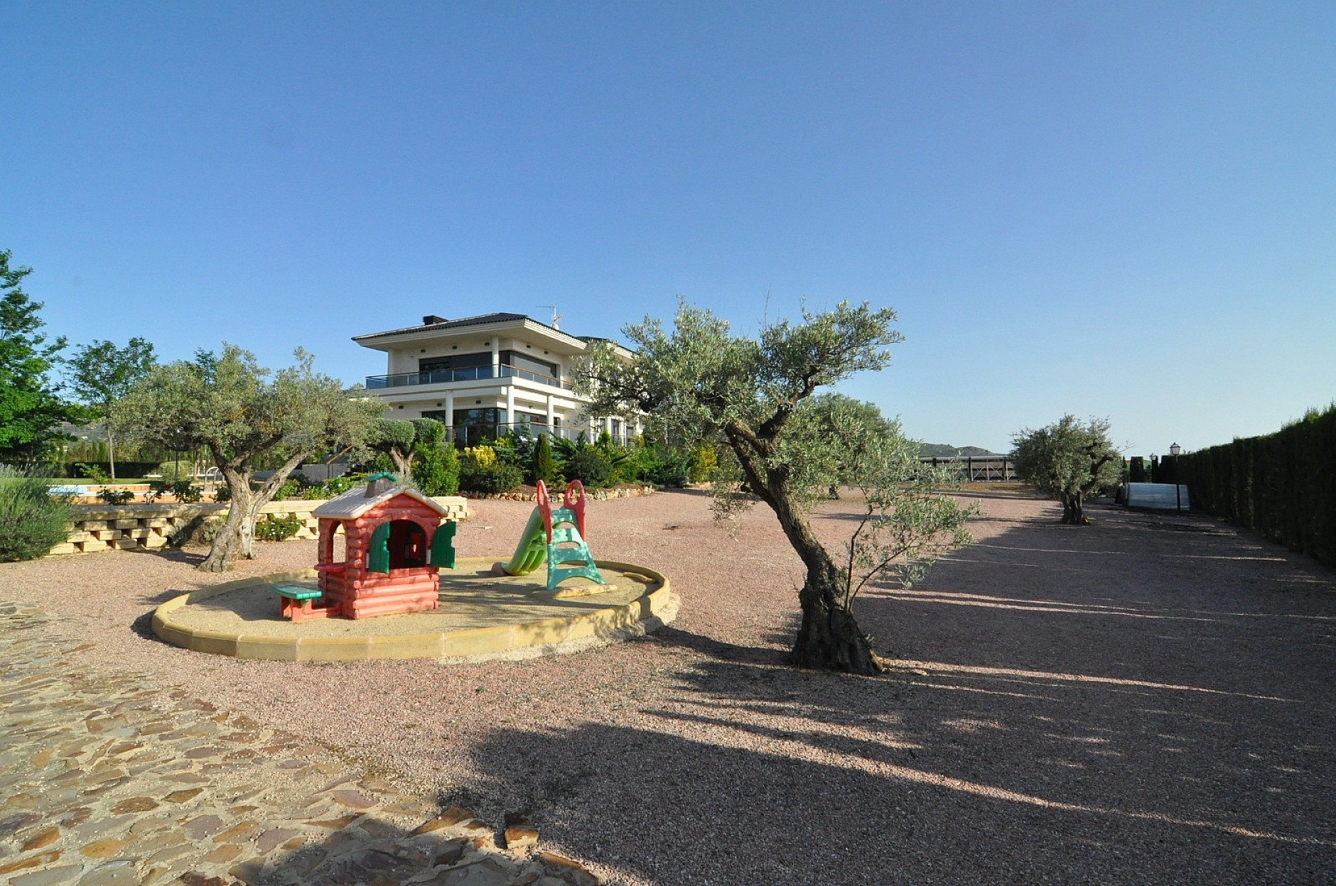 4-bedroom Detached Villa In Villena, Spain (500 M²)