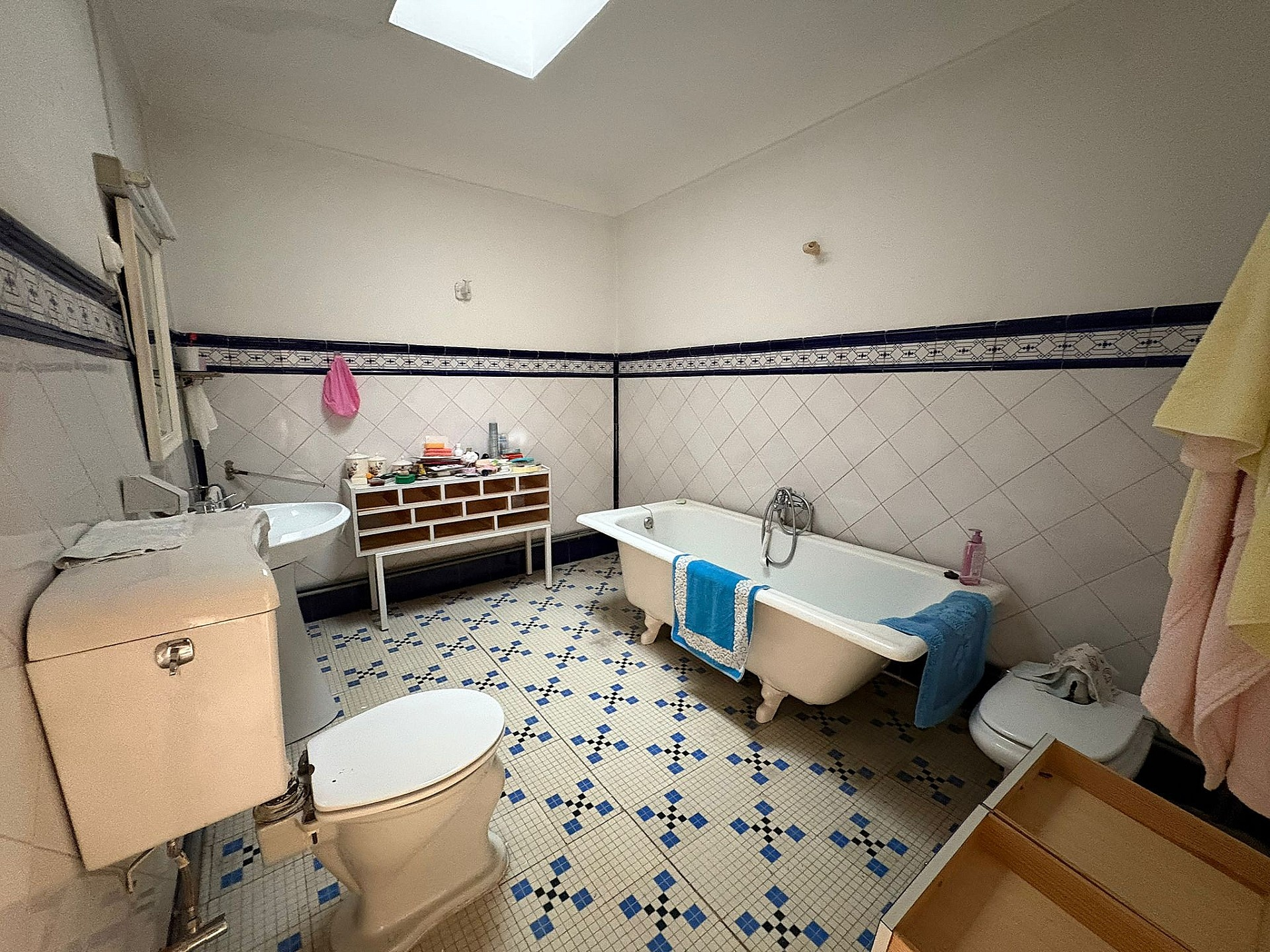 6-bedroom Townhouse In Novelda, Spain (208 M²)