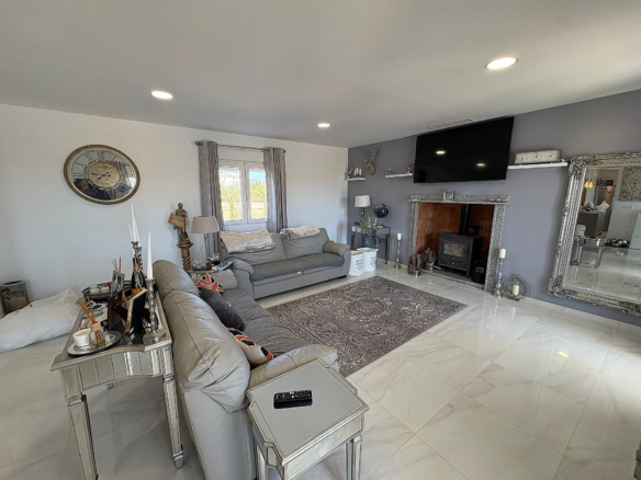 4-bedroom Detached Villa In Pinoso, Spain (195 M²)