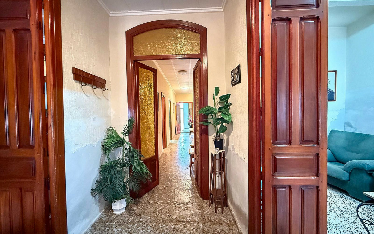 5-bedroom Townhouse In Pinoso, Spain (176 M²)