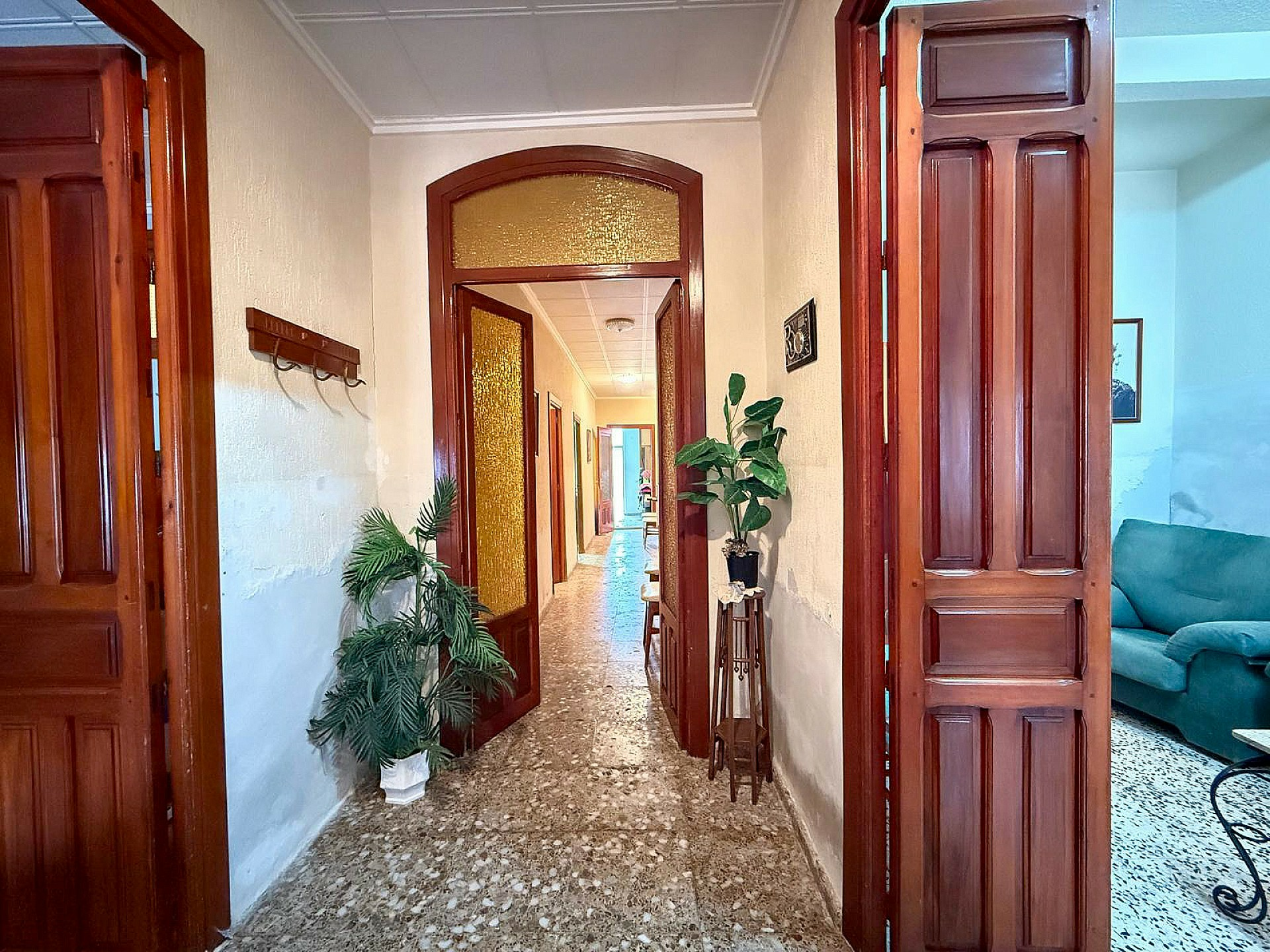 5-bedroom Townhouse In Pinoso, Spain (176 M²)