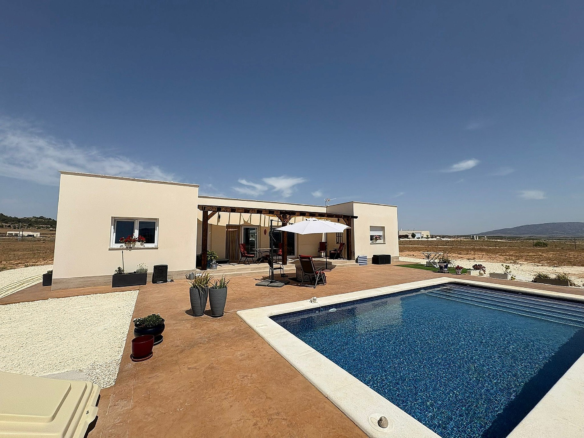 3-bedroom Detached Villa In Pinoso, Spain (115 M²)