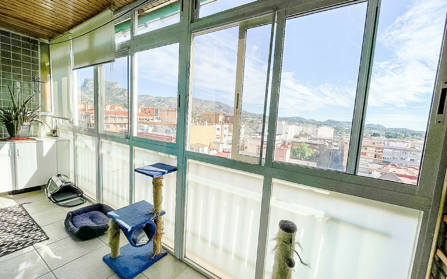 3-bedroom Apartment In Elda, Spain (82 M²)