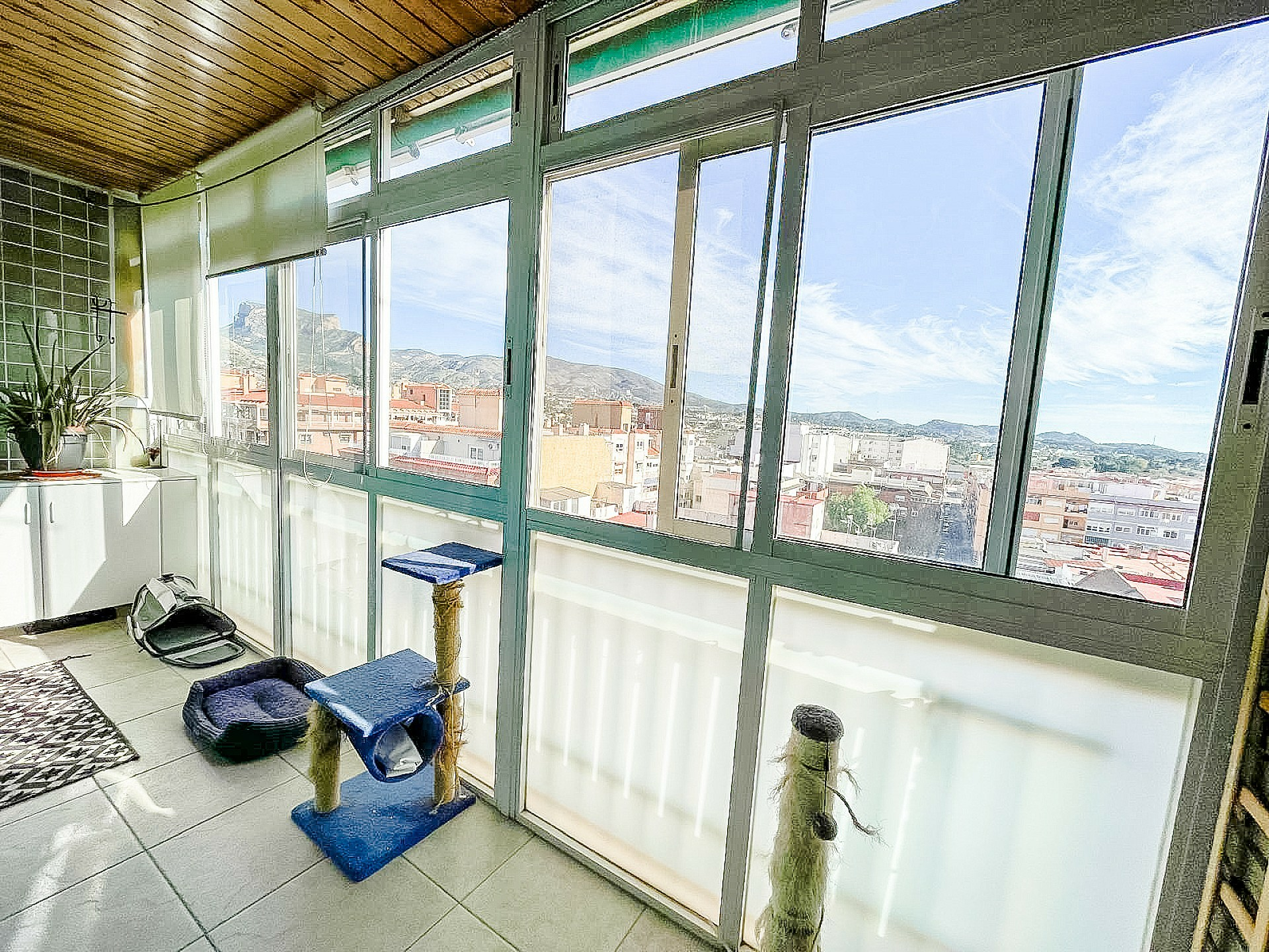 3-bedroom Apartment In Elda, Spain (82 M²)