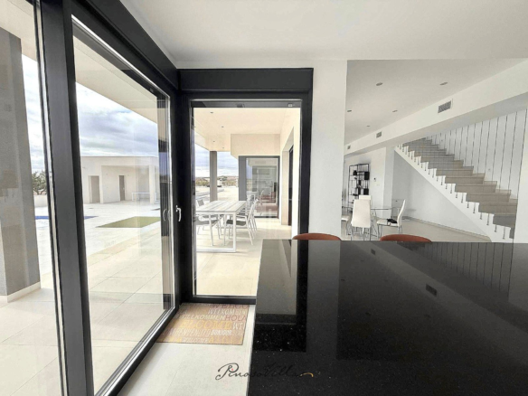 3-bedroom Detached Villa In Pinoso, Spain (150 M²)