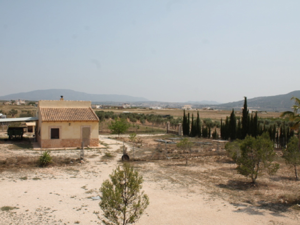 4-bedroom Finca In Pinoso, Spain (120 M²)