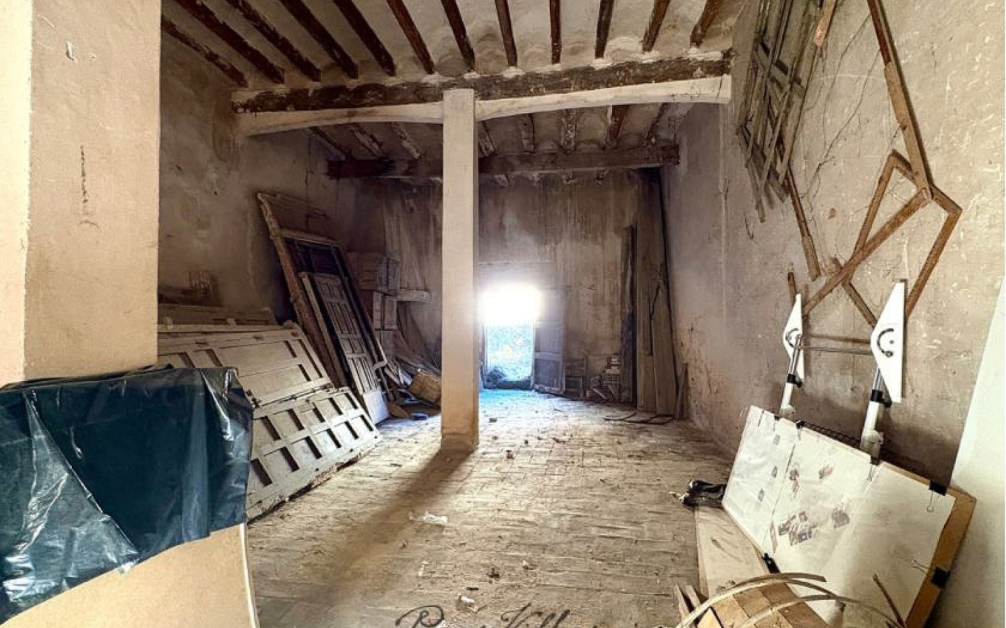 Restoration Project In Pinoso, Spain (314 M²)