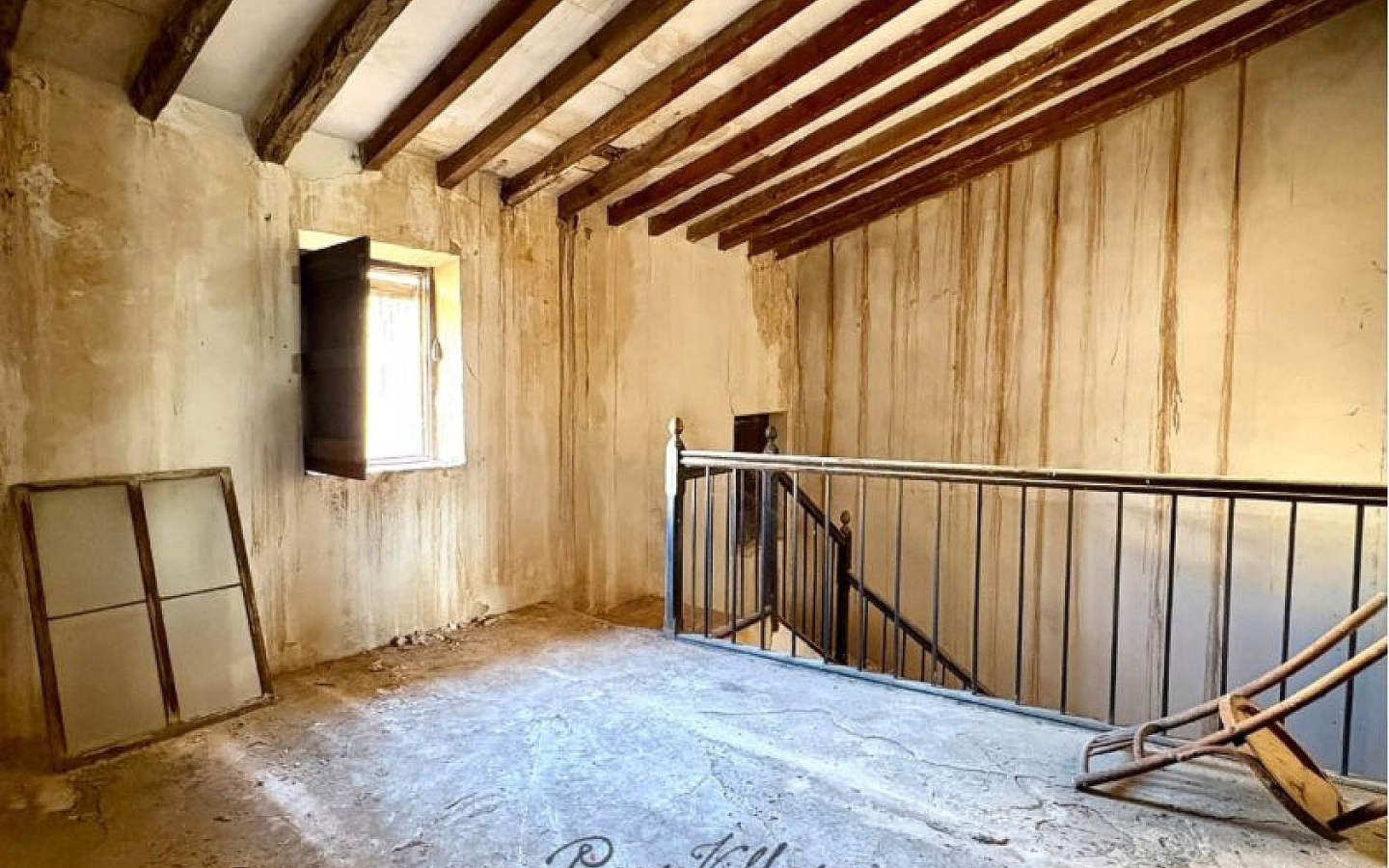 Restoration Project In Pinoso, Spain (314 M²)