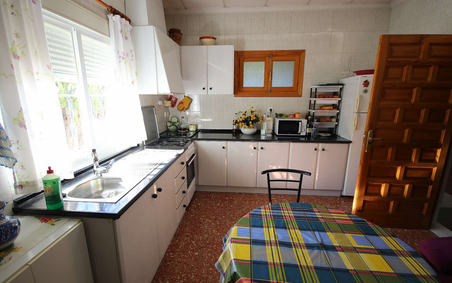 4-bedroom Commercial In Monovar, Spain (675 M²)