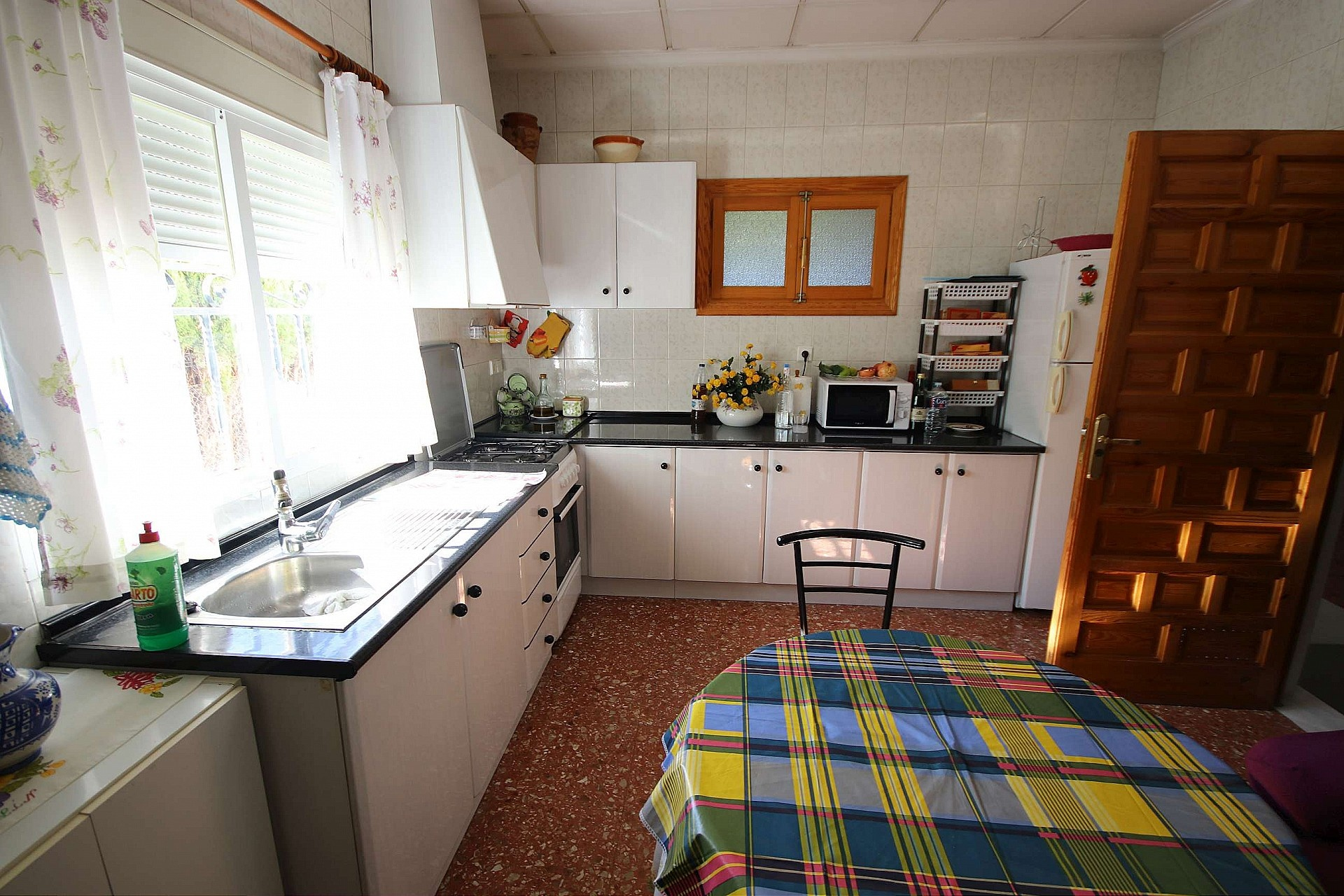 4-bedroom Commercial In Monovar, Spain (675 M²)