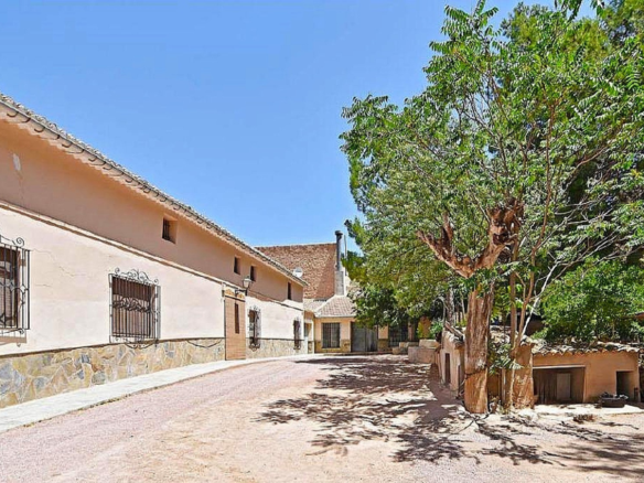 12-bedroom Country House In Pinoso, Spain (600 M²)