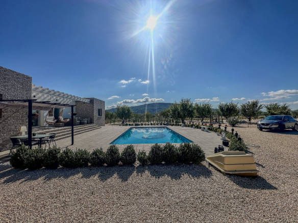 3-bedroom Detached Villa In Pinoso, Spain (115 M²)