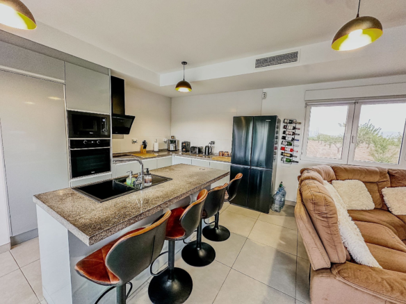 3-bedroom Detached Villa In Pinoso, Spain (115 M²)