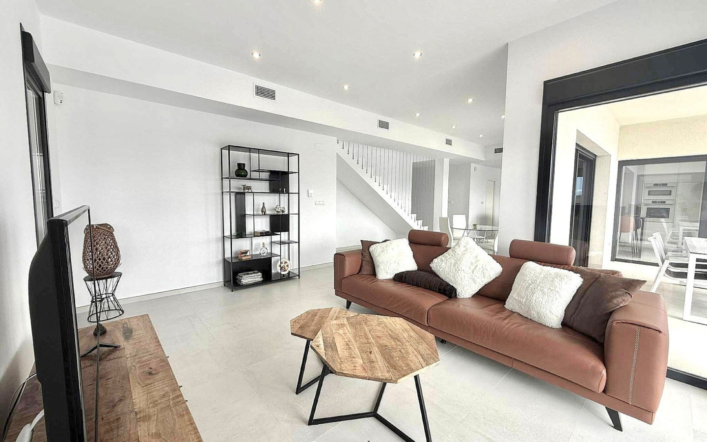 3-bedroom Detached Villa In Pinoso, Spain (150 M²)