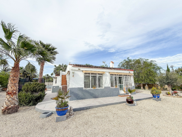 2-bedroom Country House In Elche, Spain (80 M²)