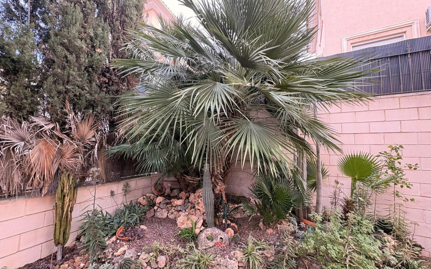 3-bedroom Semi In Elda, Spain (200 M²)