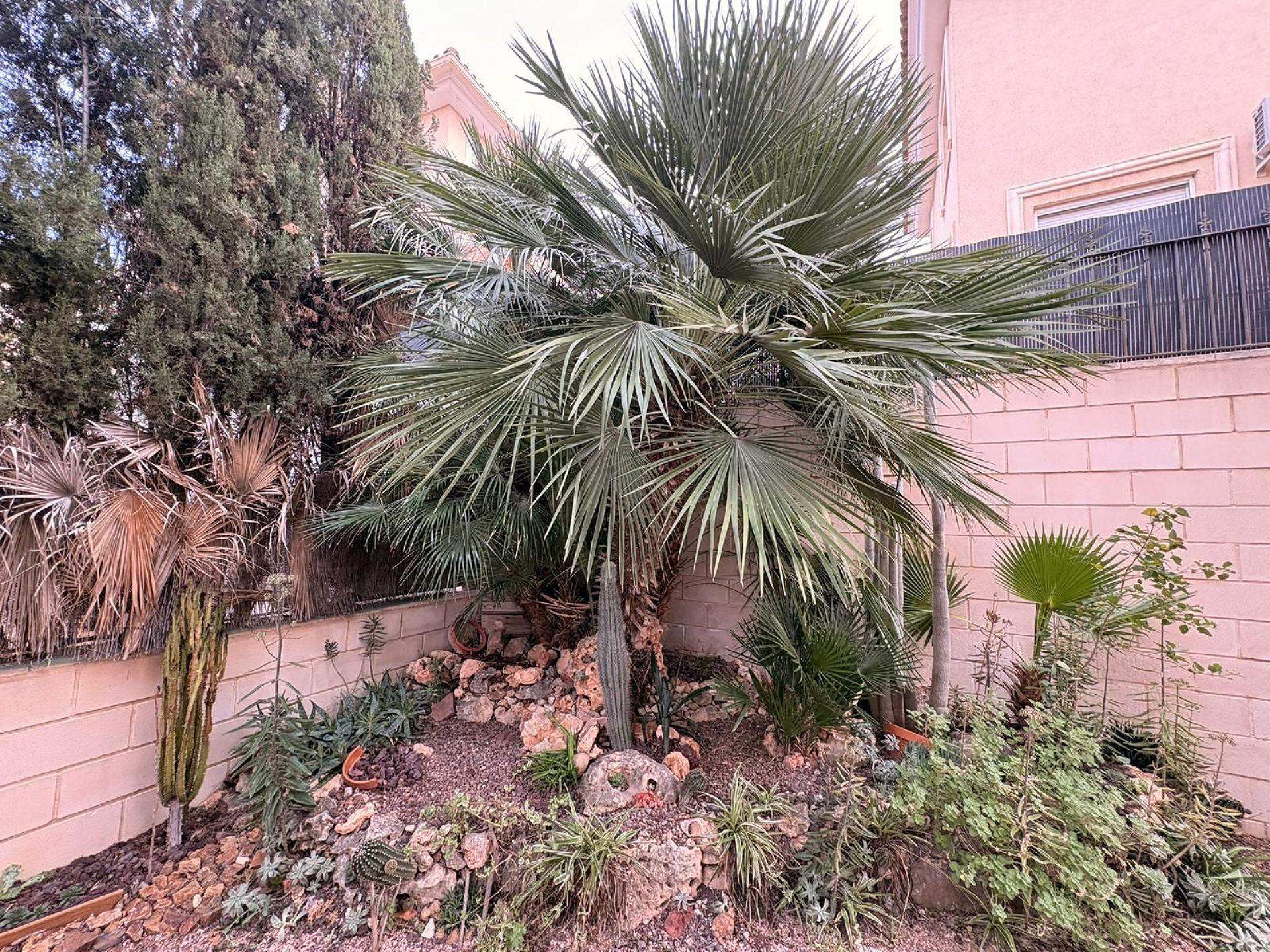 3-bedroom Semi In Elda, Spain (200 M²)