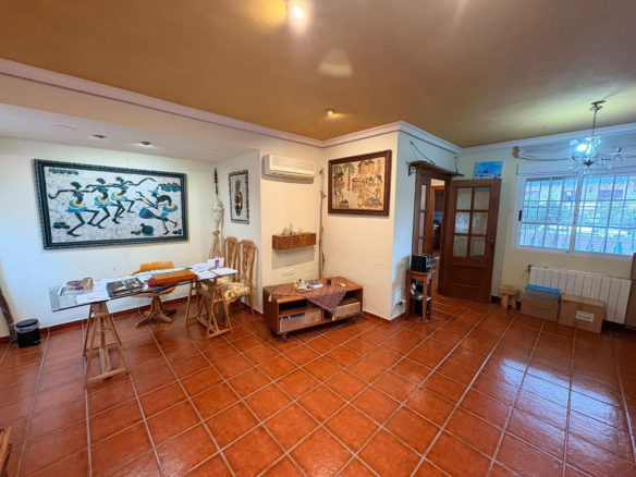 3-bedroom Semi In Elda, Spain (200 M²)