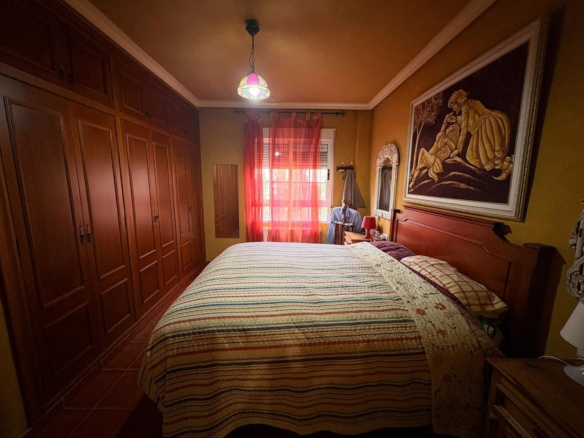 3-bedroom Semi In Elda, Spain (200 M²)