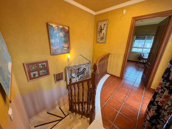 3-bedroom Semi In Elda, Spain (200 M²)