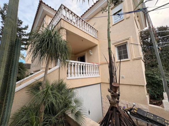 3-bedroom Semi In Elda, Spain (200 M²)