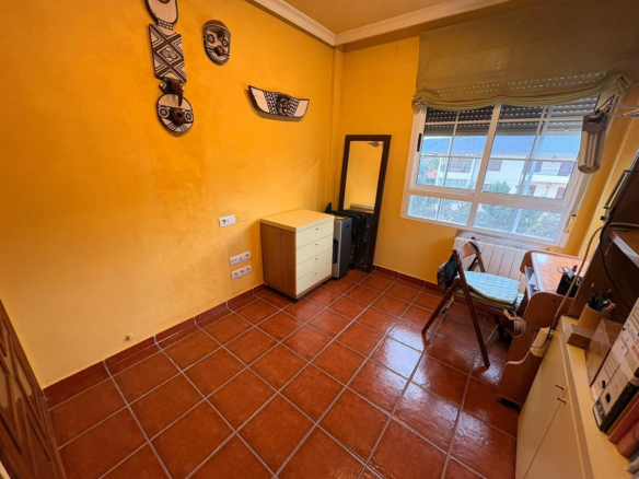 3-bedroom Semi In Elda, Spain (200 M²)