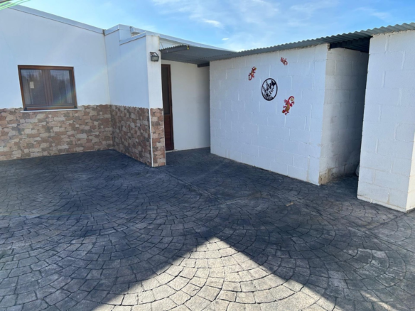5-bedroom Detached Villa In Villena, Spain (219 M²)