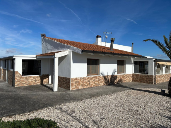 5-bedroom Detached Villa In Villena, Spain (219 M²)