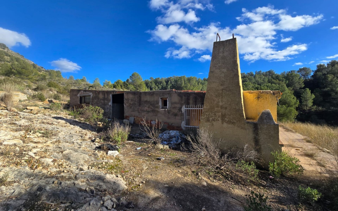3-bedroom Detached Villa In Petrer, Spain (120 M²)