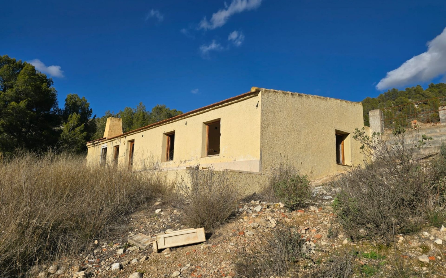 3-bedroom Detached Villa In Petrer, Spain (120 M²)