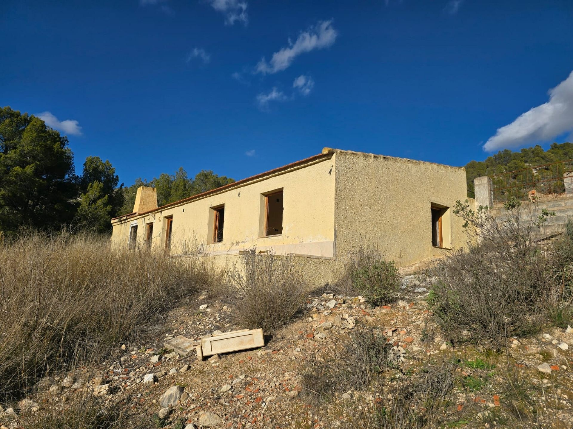 3-bedroom Detached Villa In Petrer, Spain (120 M²)