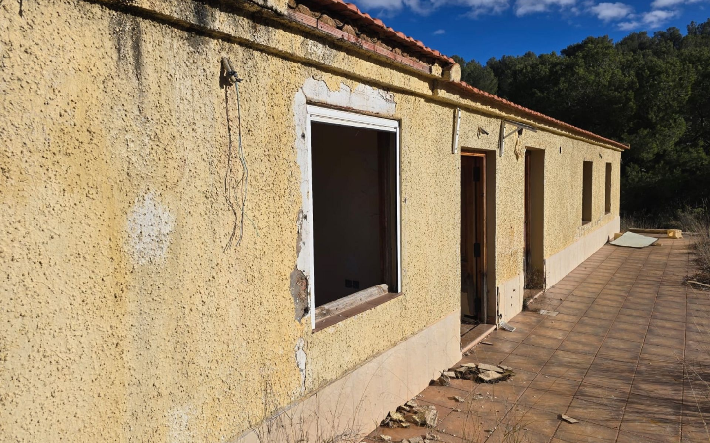 3-bedroom Detached Villa In Petrer, Spain (120 M²)