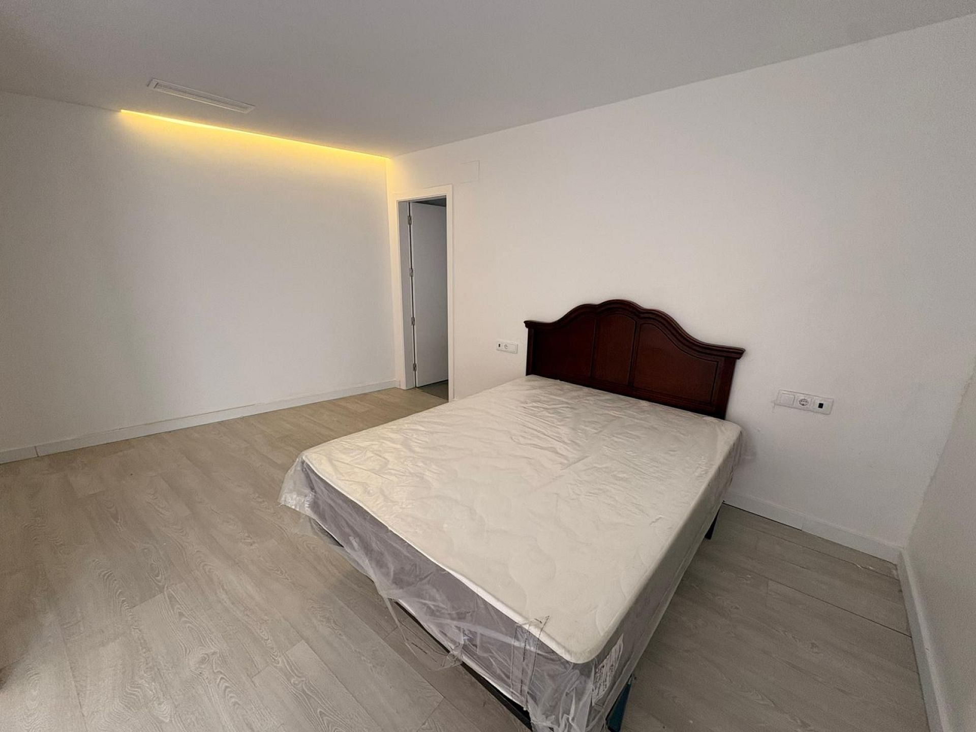 w_whatsapp-image-2026-03-11-at-11.53.45-54a2d9 3-bedroom Apartment In Crevillente, Spain (135 M²)