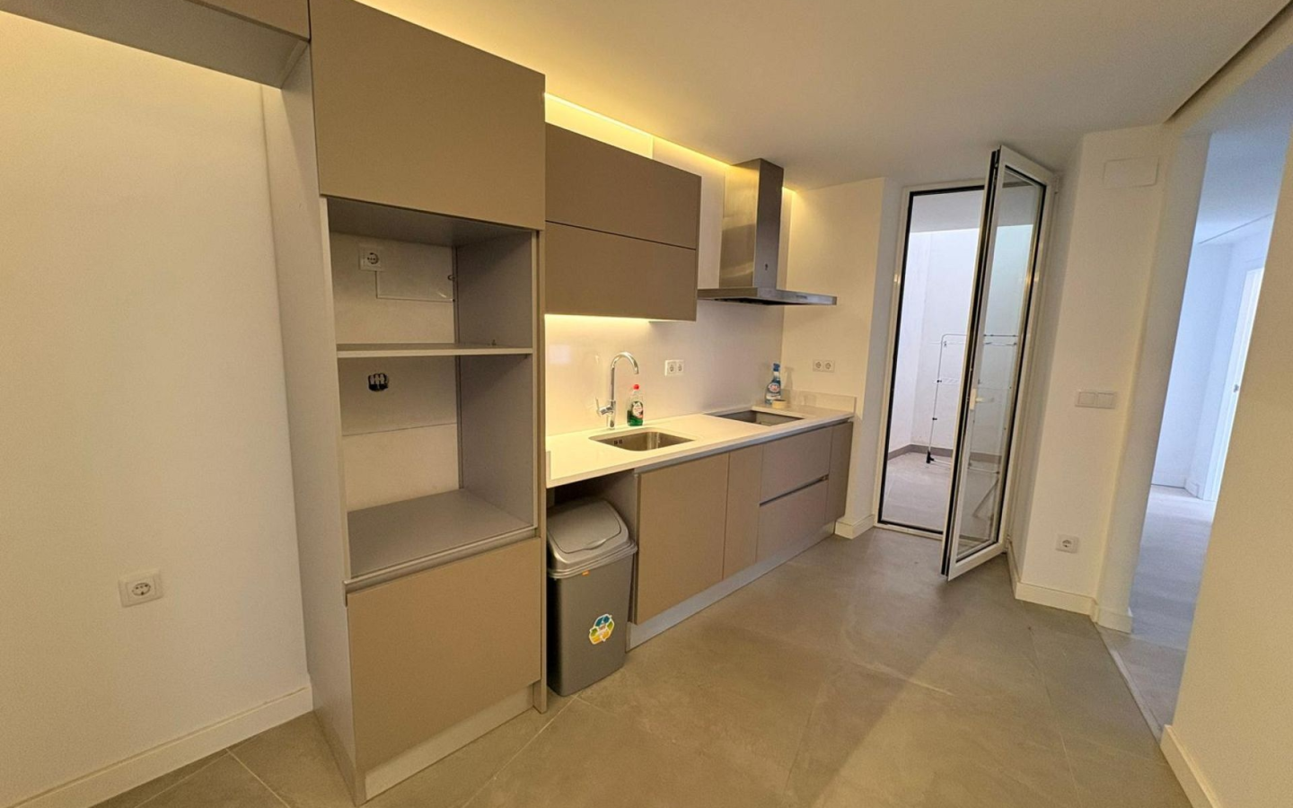 3-bedroom Apartment In Crevillente, Spain (135 M²)