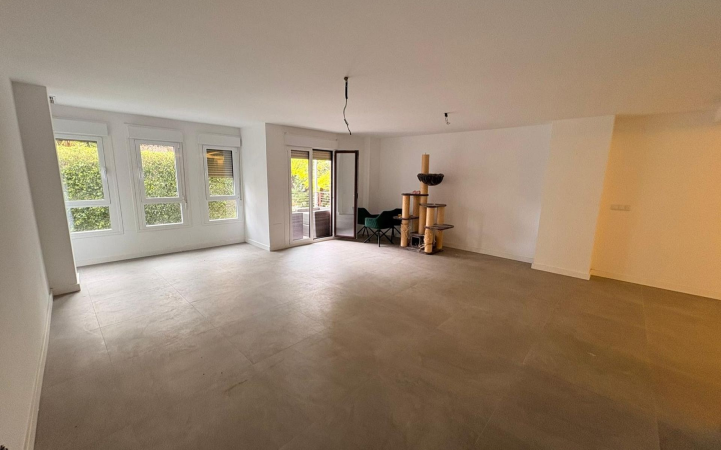 3-bedroom Apartment In Crevillente, Spain (135 M²)
