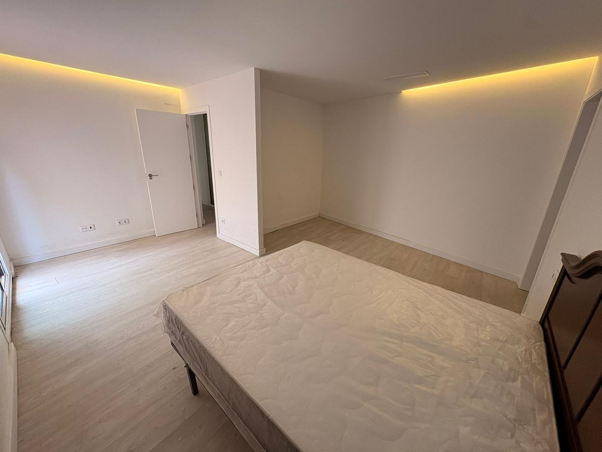 w_whatsapp-image-2026-03-11-at-11.53.49-2–f84787 3-bedroom Apartment In Crevillente, Spain (135 M²)