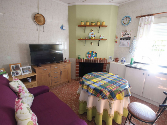 4-bedroom Commercial In Monovar, Spain (675 M²)