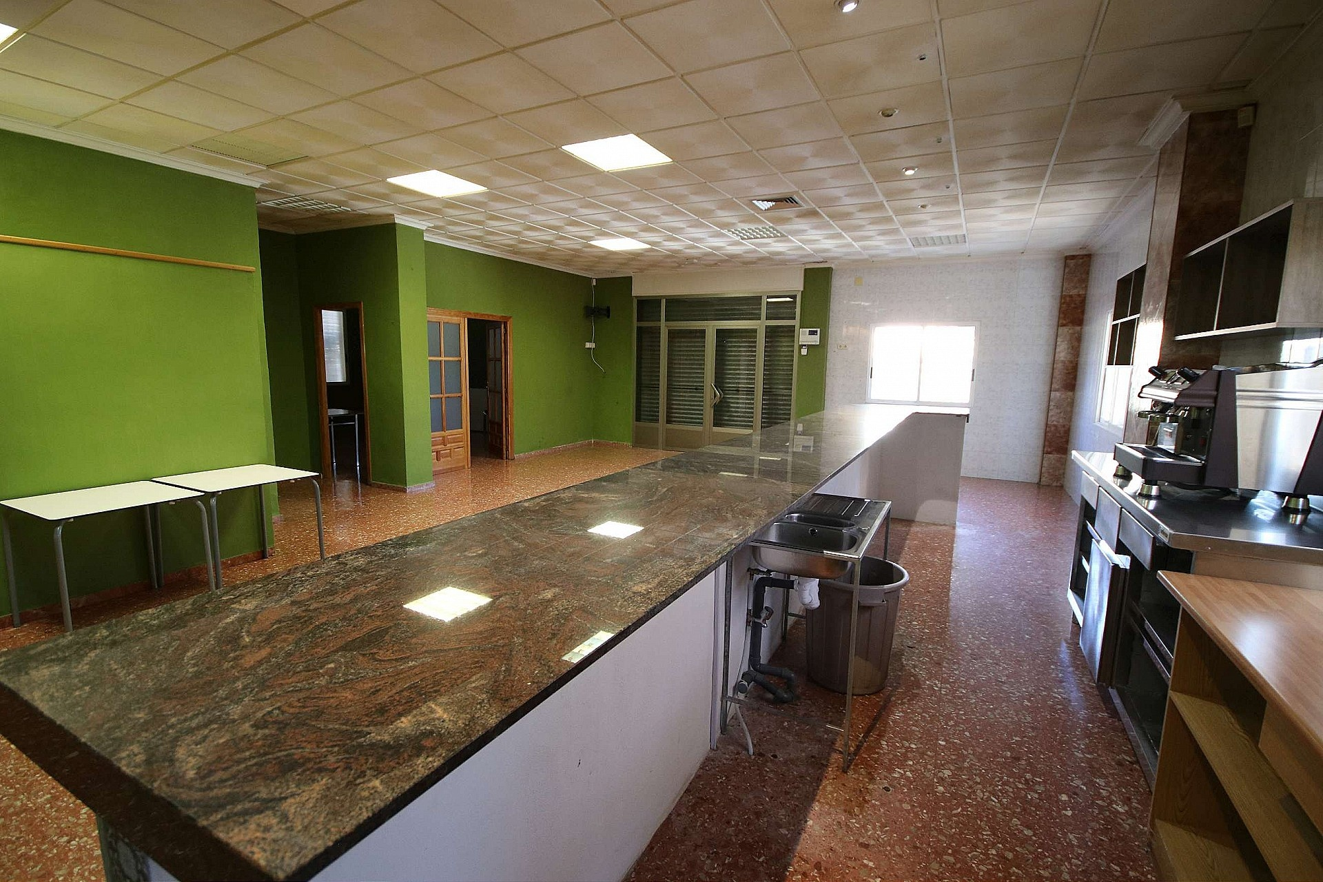 4-bedroom Commercial In Monovar, Spain (675 M²)