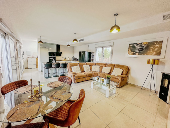 3-bedroom Detached Villa In Pinoso, Spain (115 M²)