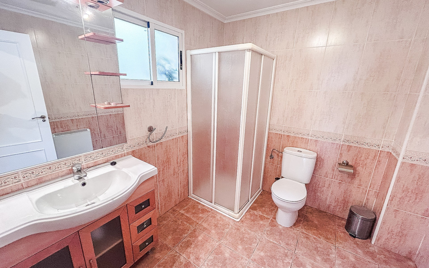 5-bedroom Townhouse In Pinoso, Spain (141 M²)