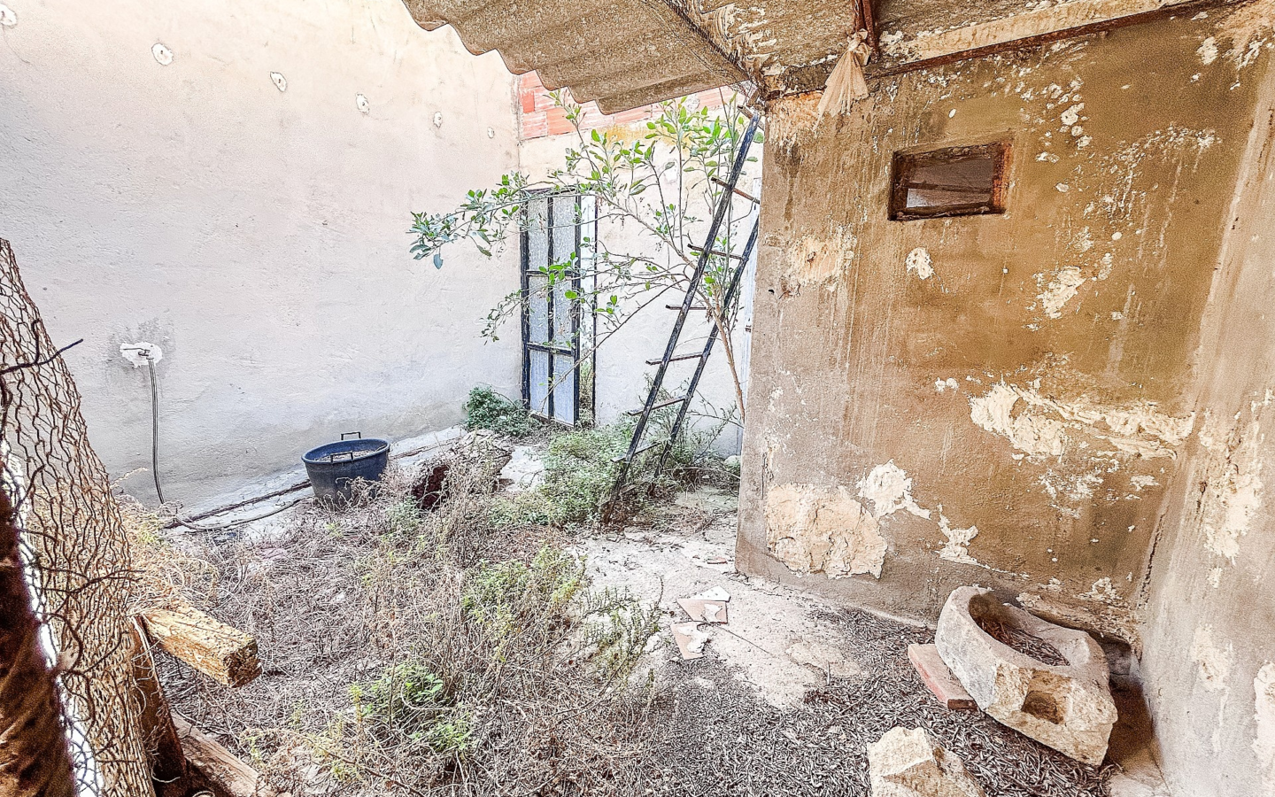 6-bedroom Townhouse In Macisvenda, Spain (353 M²)