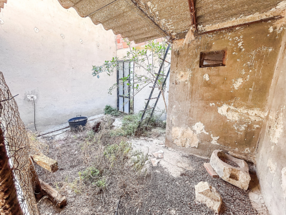 6-bedroom Townhouse In Macisvenda, Spain (353 M²)
