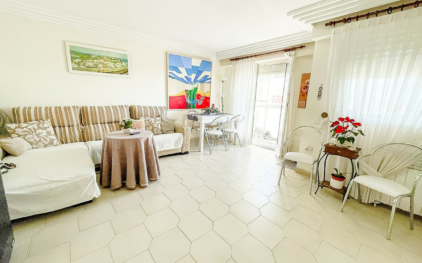 3-bedroom Apartment In Elda, Spain (82 M²)