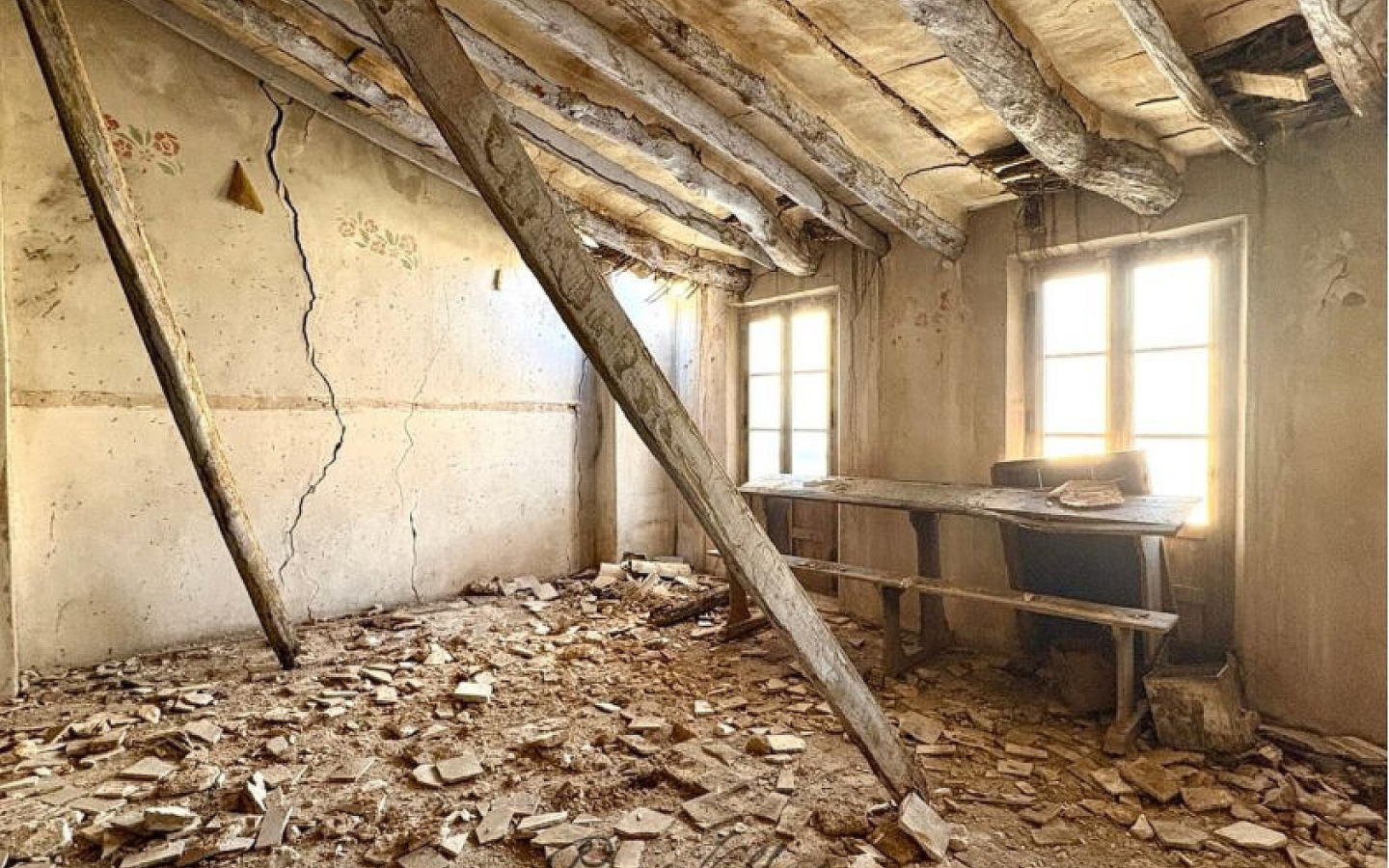 Restoration Project In Pinoso, Spain (314 M²)