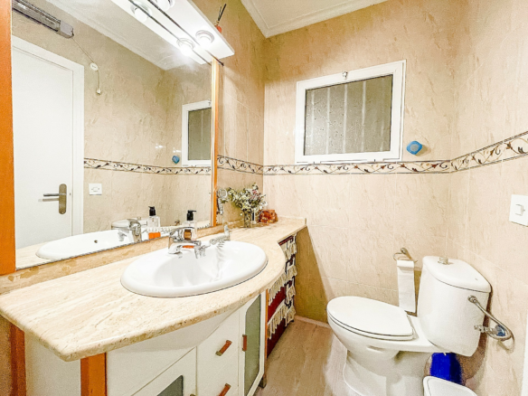 3-bedroom Apartment In Elda, Spain (82 M²)