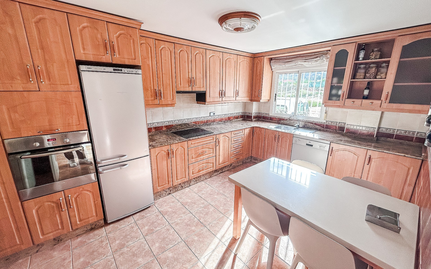 5-bedroom Townhouse In Pinoso, Spain (141 M²)