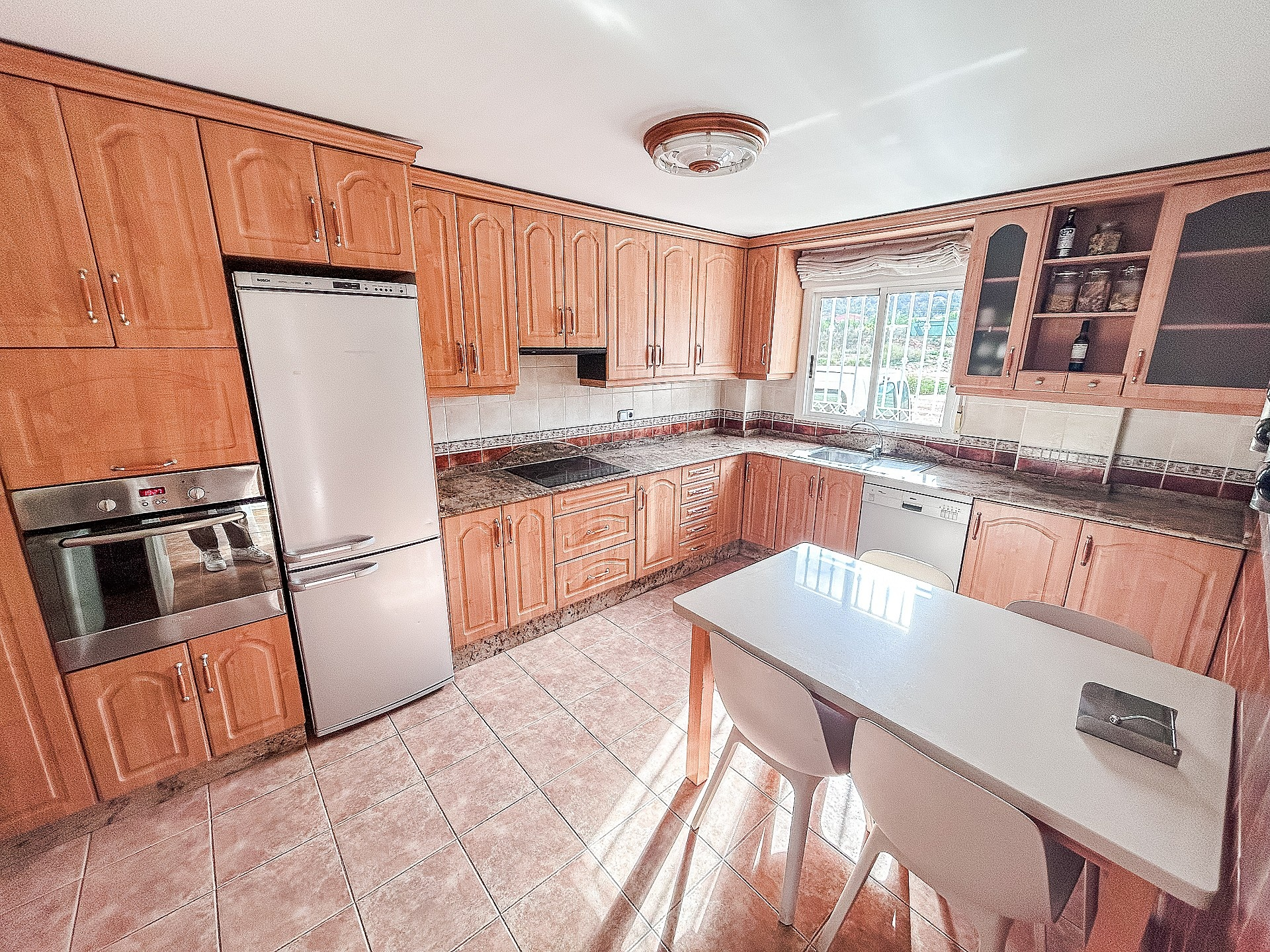 5-bedroom Townhouse In Pinoso, Spain (141 M²)