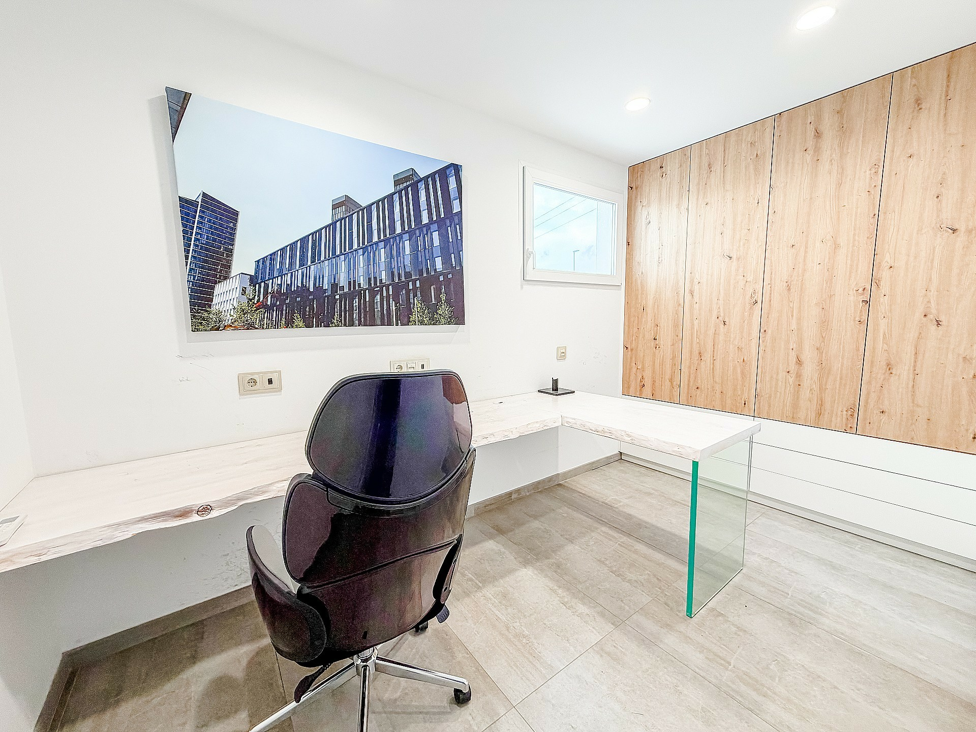4-bedroom Commercial In Villena, Spain (299 M²)