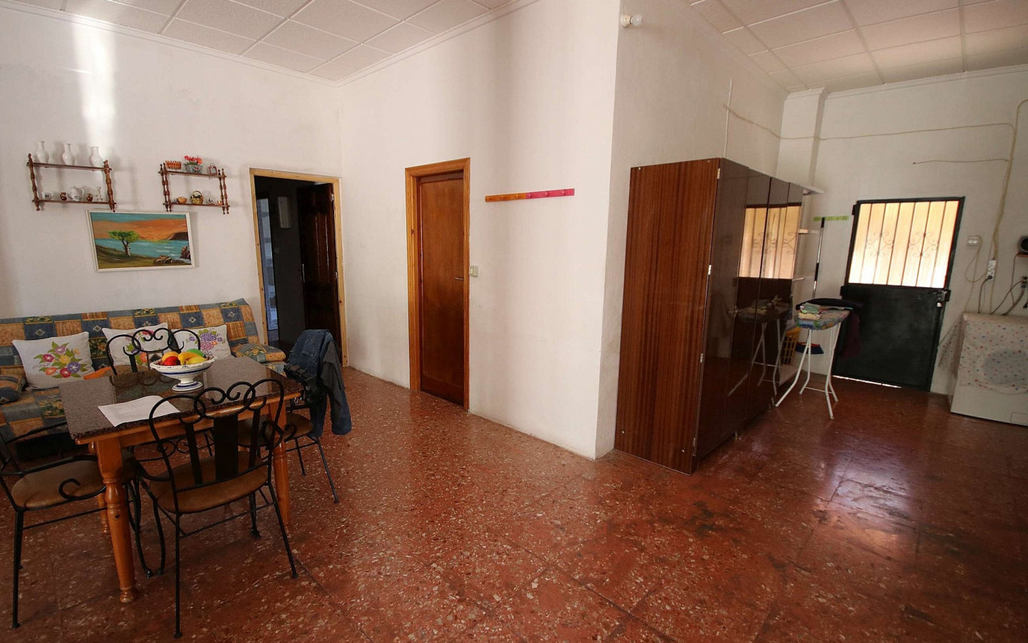 4-bedroom Commercial In Monovar, Spain (675 M²)